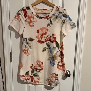 Floral Crewneck Short Sleeve Top - Cream with Red & Blue Flowers